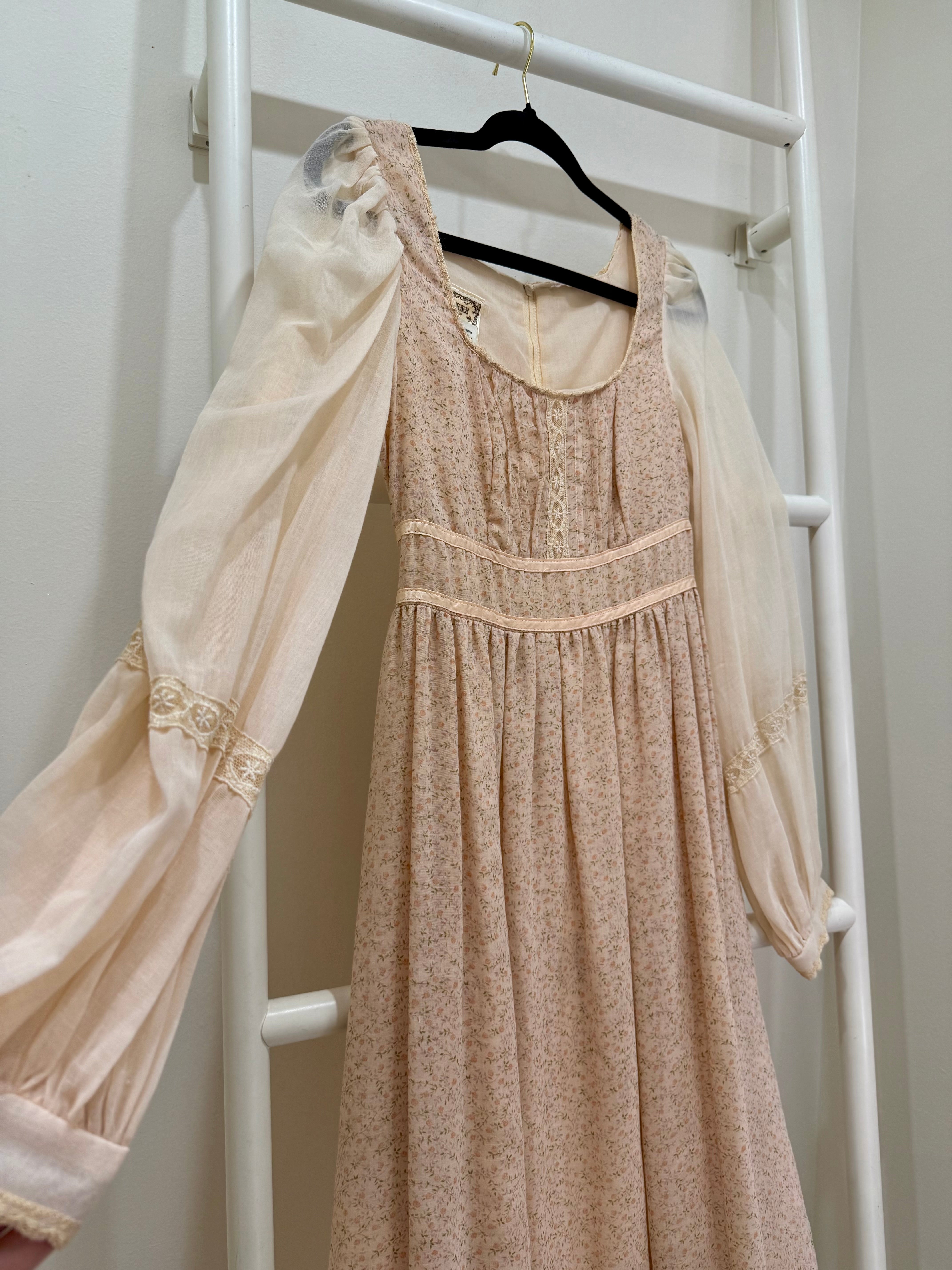 1970s Gunne Sax Peachy Calico Layered Dress