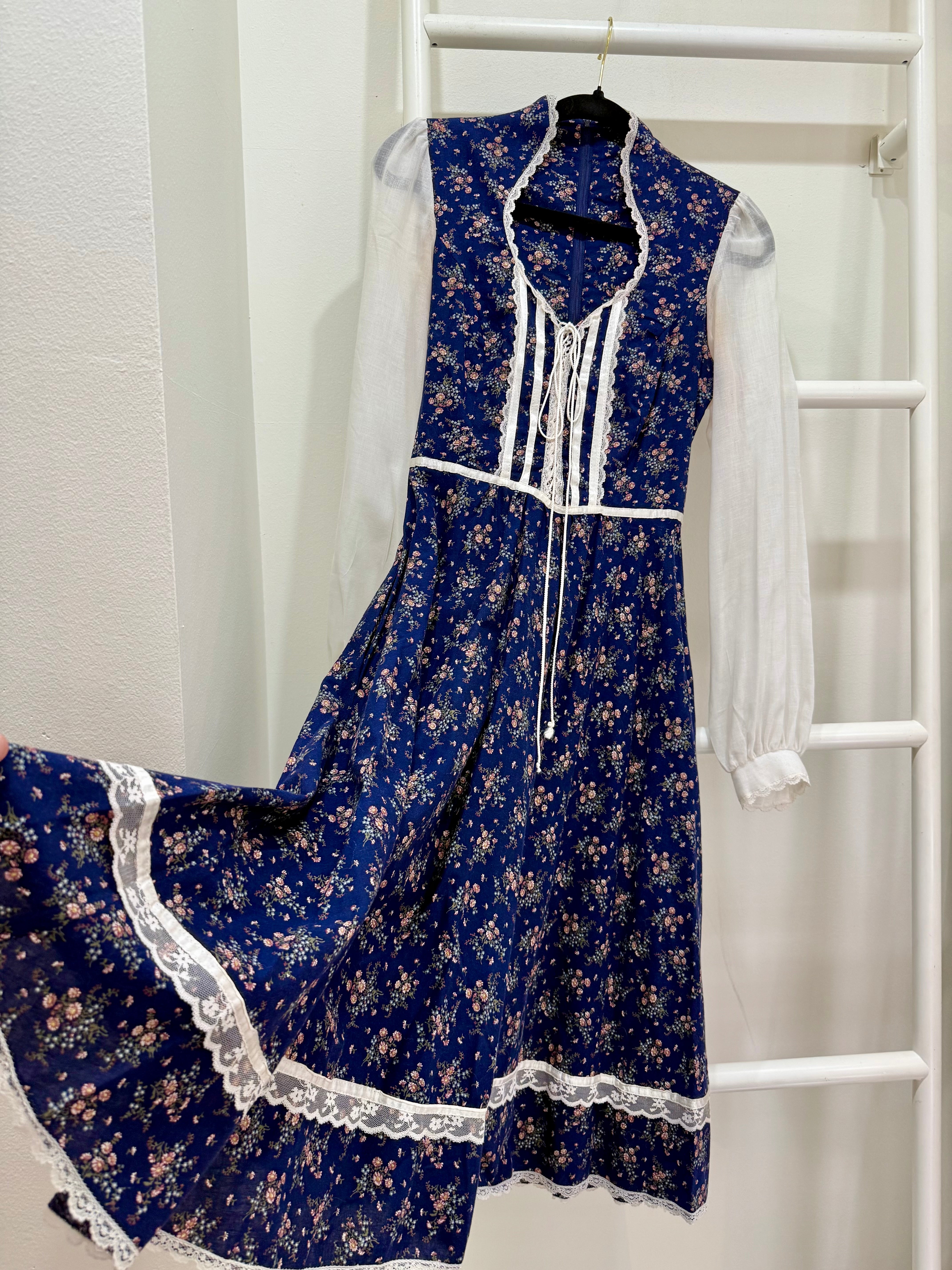 1970s Unlabelled Gunne Sax Blue Calico Midi Dress