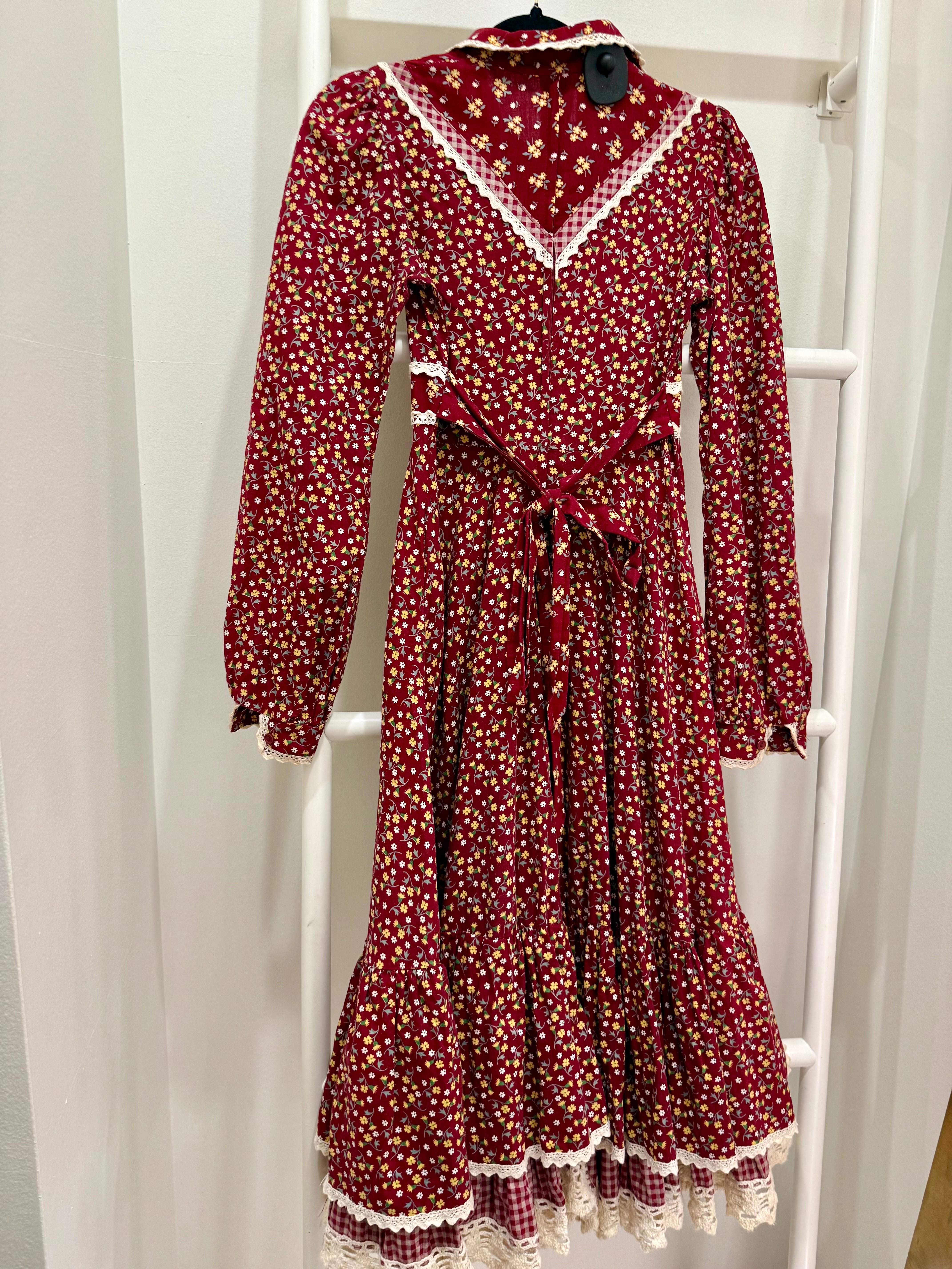 1970s Gunne Sax Red Calico Midi Dress