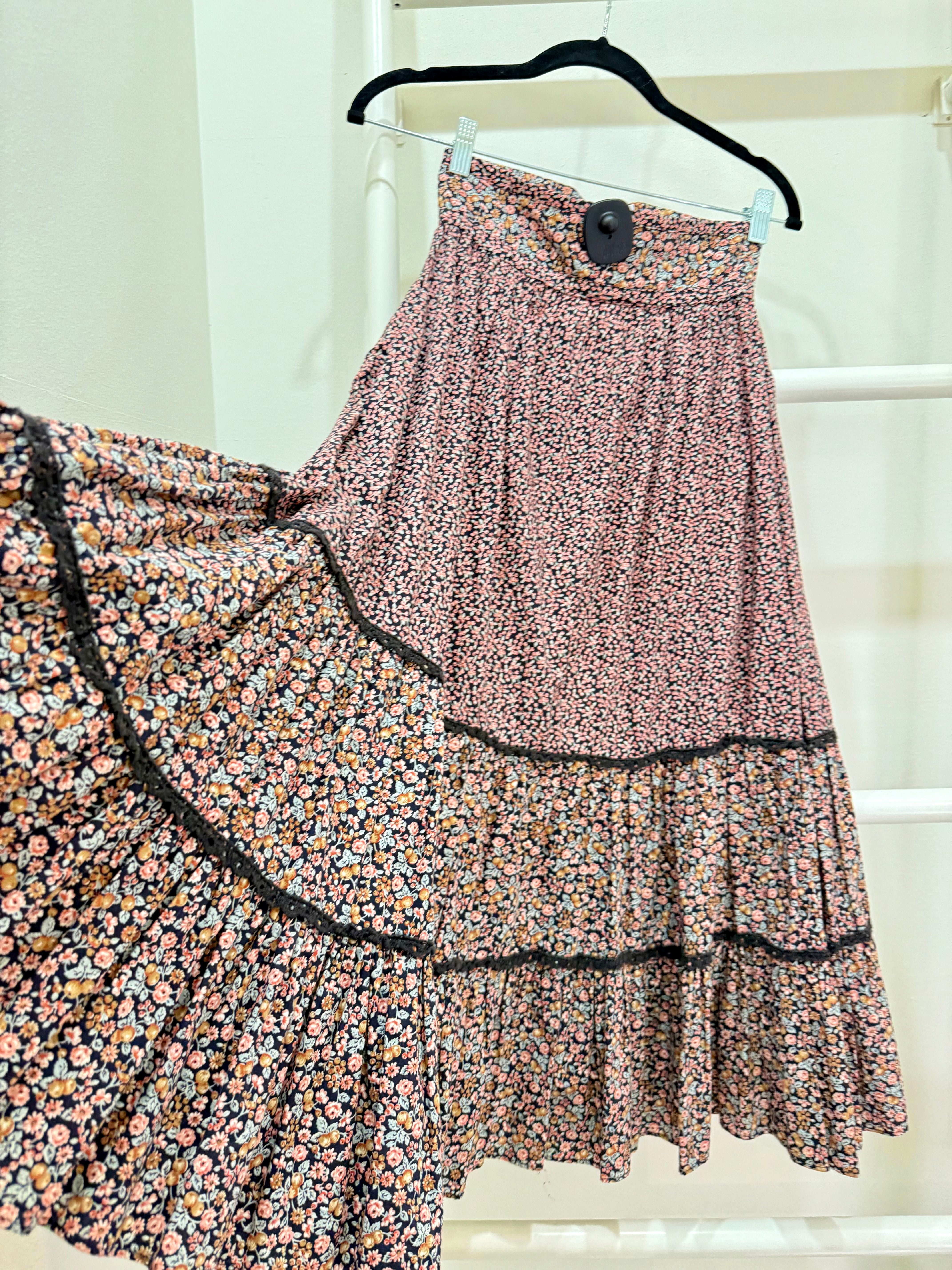 1970s Gunne Sax Berry Print Skirt