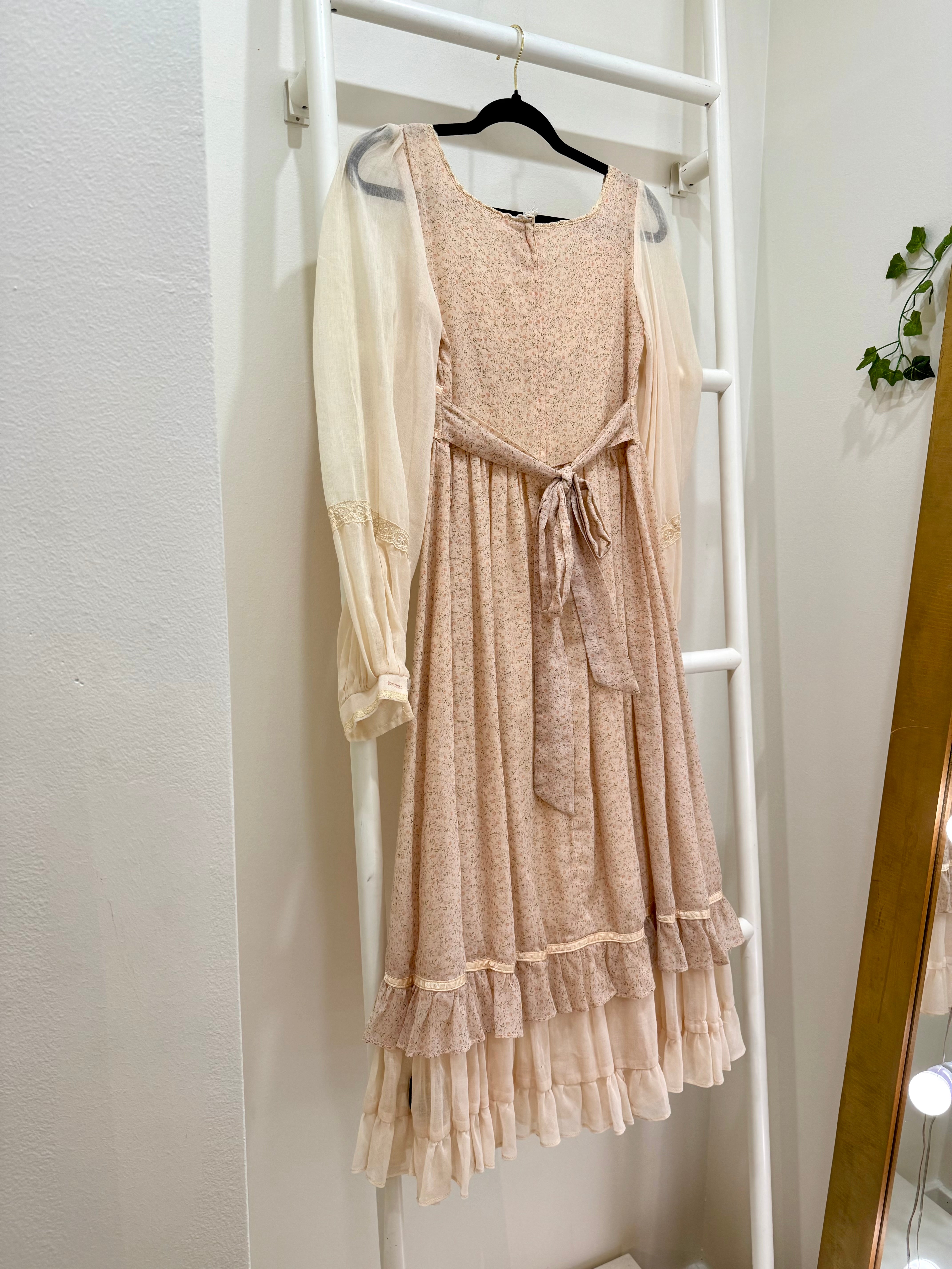 1970s Gunne Sax Peachy Calico Layered Dress