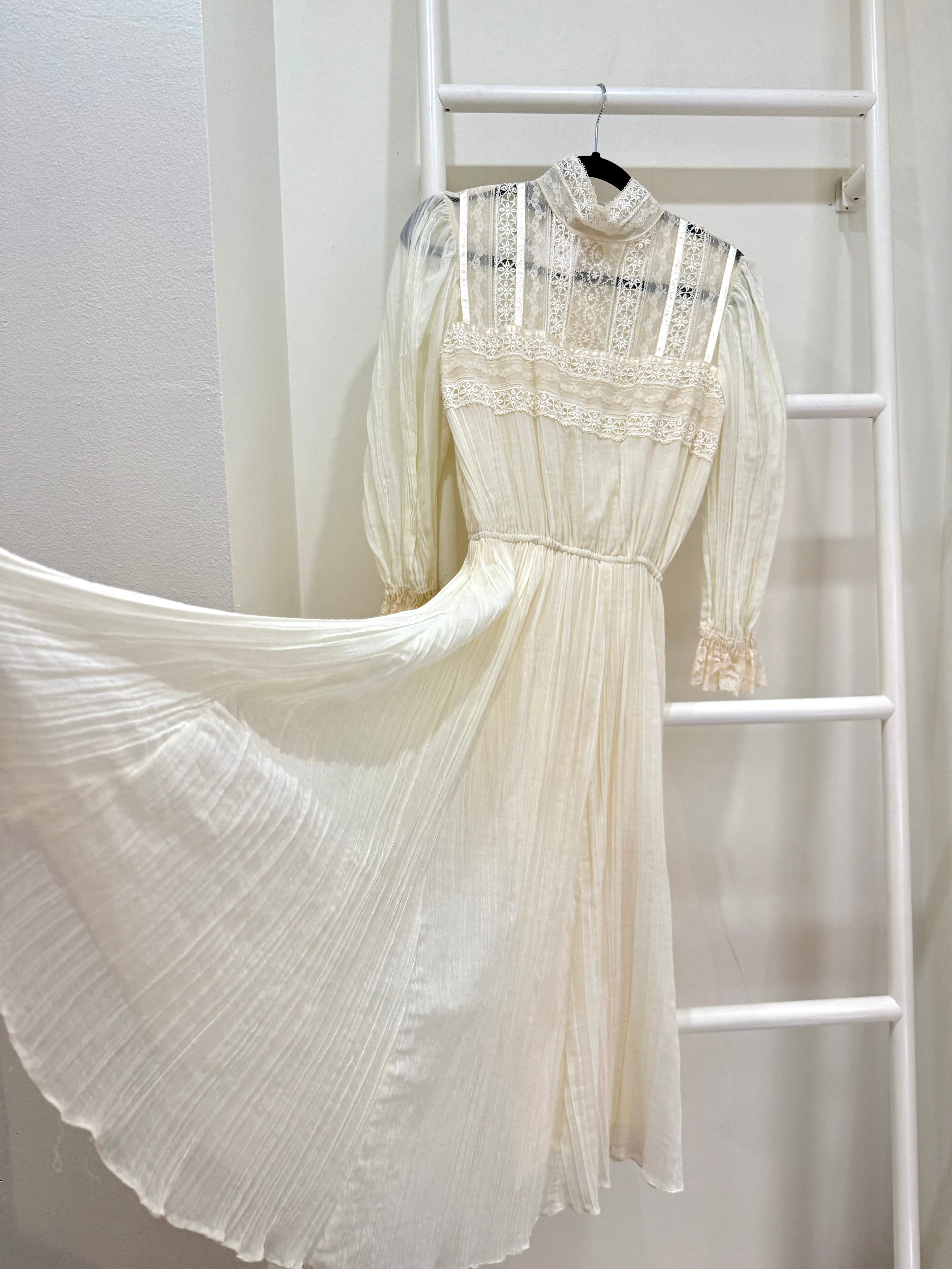 1980s Gunne Sax Cream Lace Top Midi Dress