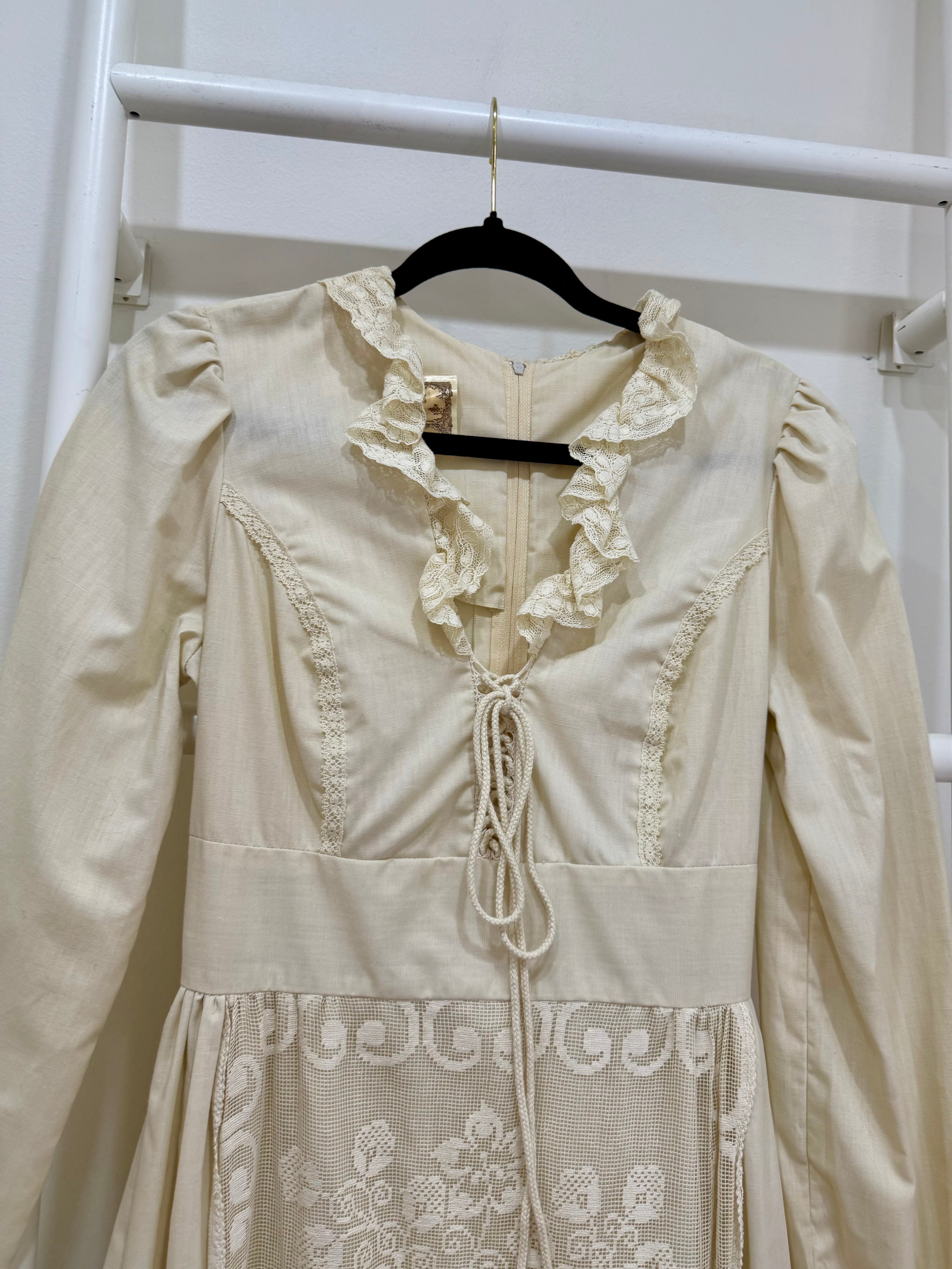 1970s Gunne Sax Cream Bicentennial Lace Apron Maxi Dress