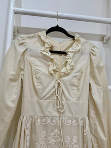 1970s Gunne Sax Cream Bicentennial Lace Apron Maxi Dress