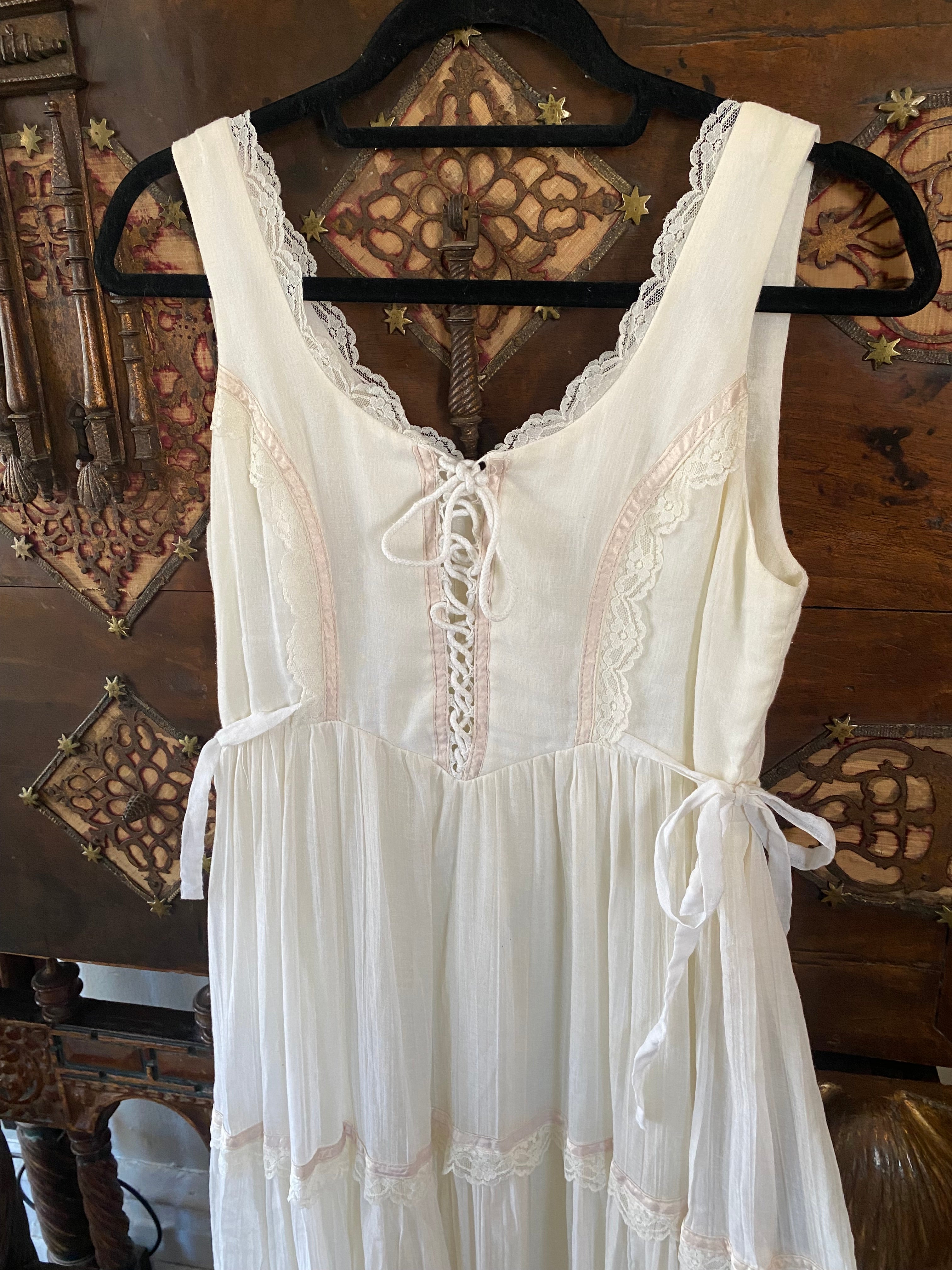 1970s Gunne Sax White & Pink Side Tie Sun Dress