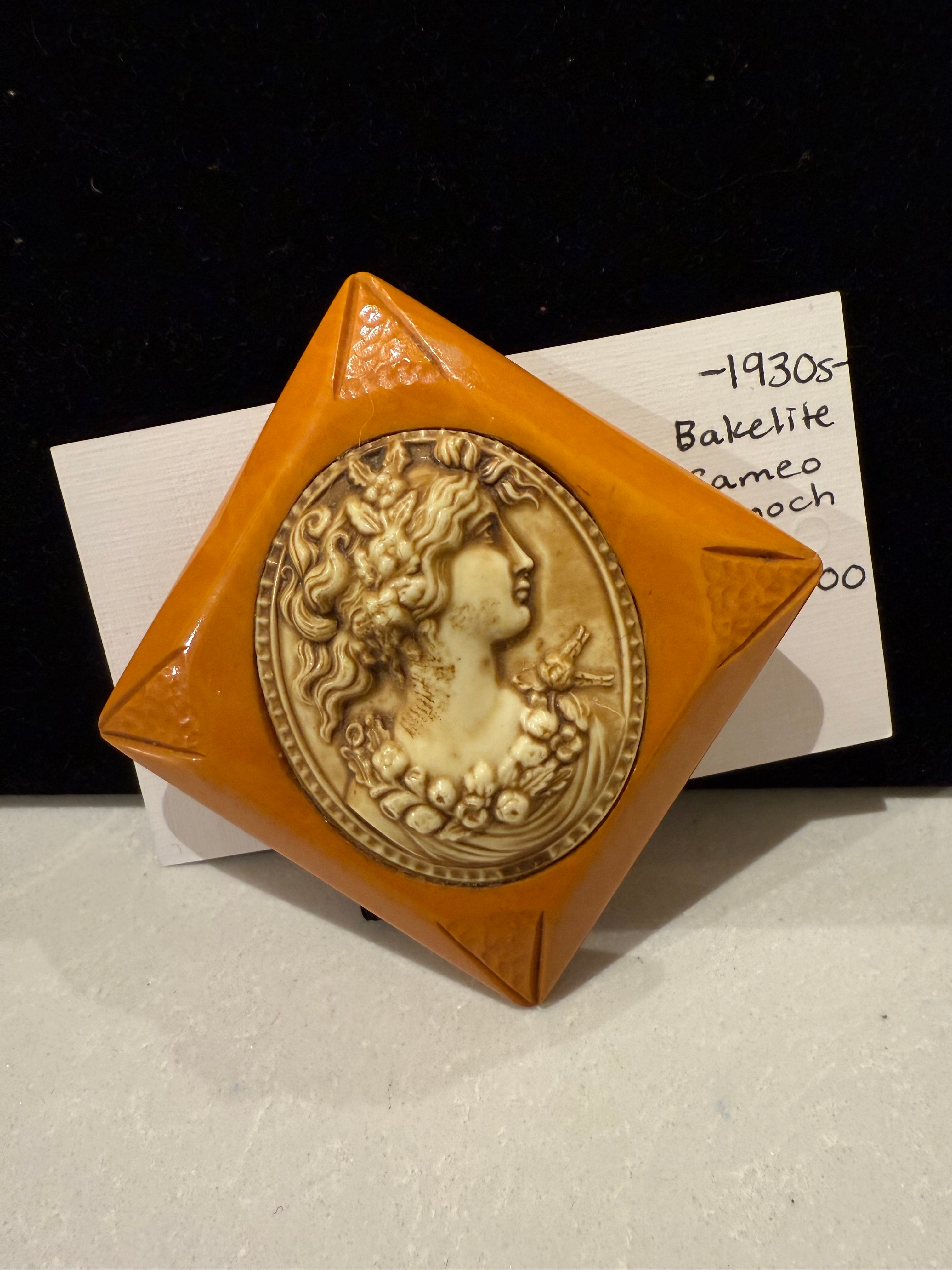 1930s Bakelite Frame Cameo Brooch