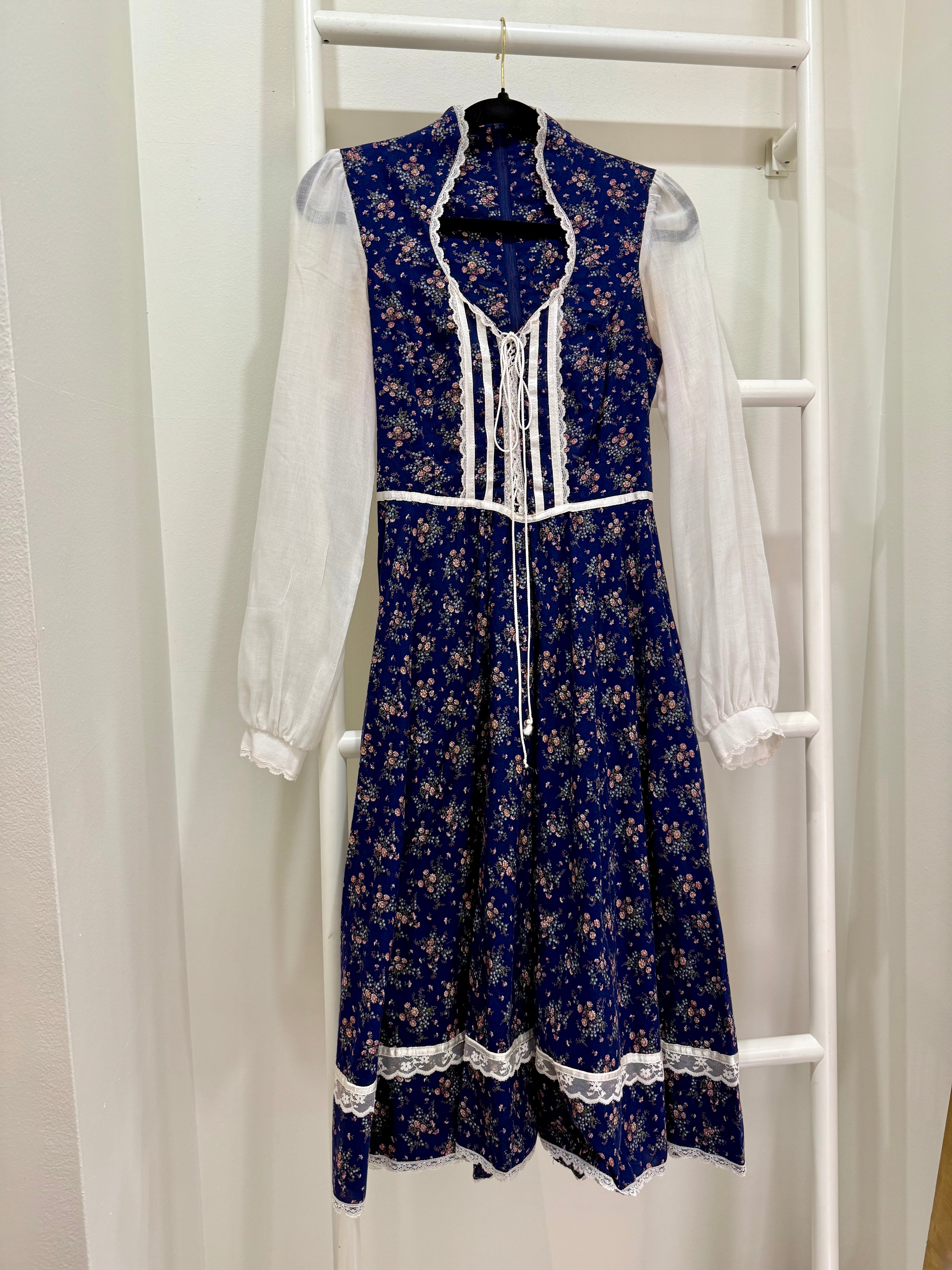 1970s Unlabelled Gunne Sax Blue Calico Midi Dress
